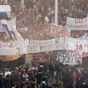 Chorwacja: Protest kibiców przeciwko związkowi piłkarskiemu