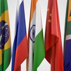 BRICS rozszerza się i podważa dominację dolara