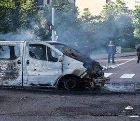 Czeczeni i Algierczycy walczą we Francji