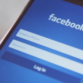 Właściciel Facebooka walczy z islamofobią