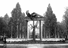 Német-megszállás-emlékműve-2