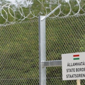 Węgry: Były lider socjalistów broni płotu przeciwko imigrantom