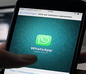 WhatsApp traci użytkowników. Przez przekazywanie danych Facebookowi
