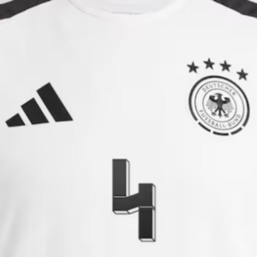 Koszulka reprezentacji Niemiec wycofana przez skojarzenia z SS