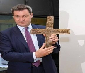 Niemiecki biskup przeciwko... krzyżom w miejscach publicznych