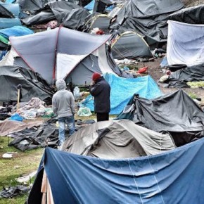 Francuskie władze zaczęły usuwanie obozowiska w Calais