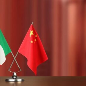 Amerykanie pouczają Włochów w sprawie Chin