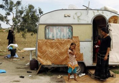 Francja: Likwidacja cygańskich obozów będzie kontynuowana