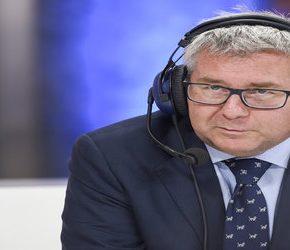 Poseł PiS zachwala kandydaturę Macrona na prezydenta Francji