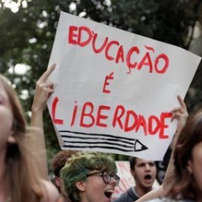 Brazylijczycy przeciwko cięciom w edukacji
