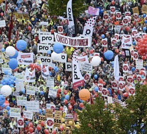 Finowie protestowali przeciwko cięciom świadczeń pracowniczych