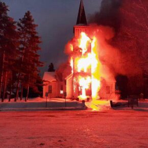 W Finlandii spłonął kościół