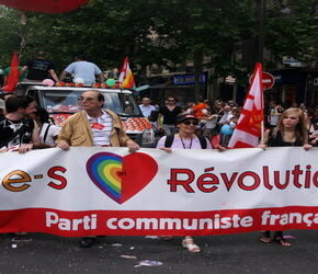 Zwolennicy Mélenchona atakują francuskich komunistów