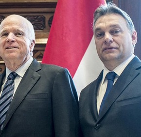 John McCain atakuje Węgry