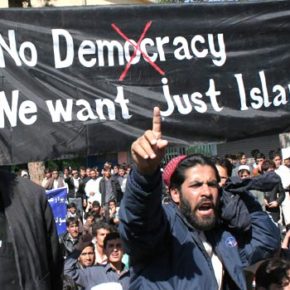 Francja zamierza walczyć z "politycznym islamem"