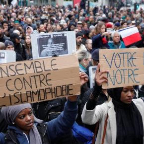 Ulicami Paryża przeszedł marsz przeciwko "islamofobii"