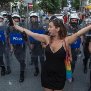 Turecka policja rozbiła "paradę równości" (+WIDEO)