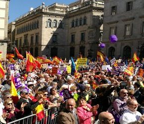 Przeciwnicy niepodległej Katalonii manifestowali w Barcelonie