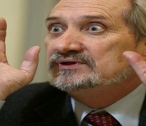 Macierewicz tropi antypolski spisek