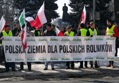 Rolnicy kontynuują swój protest