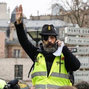 "Żółte kamizelki" przeciwko brutalności policji