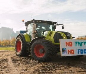 Policja próbuje zastraszyć holenderskich rolników