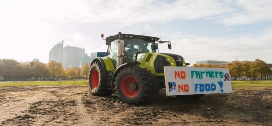 Policja próbuje zastraszyć holenderskich rolników