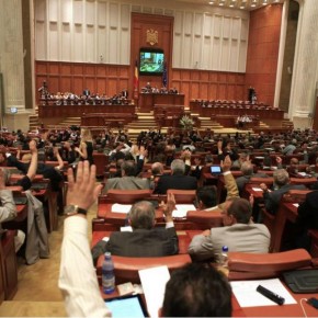 Rumunia: Parlament odrzucił wniosek o pozbawienie immunitetu szefa rządu