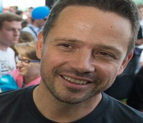 Trzaskowski hojny dla LGBT