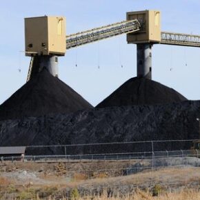 Ukraina zapowiada sprzedaż "krytycznie potrzebnego" węgla do Polski