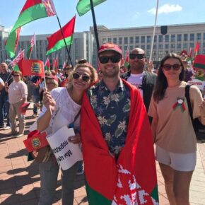 Zwolennicy Łukaszenki manifestowali w Mińsku