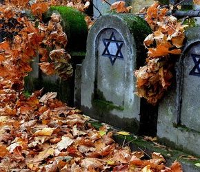 PiS i narodowcy za dotowaniem żydowskiego cmentarza